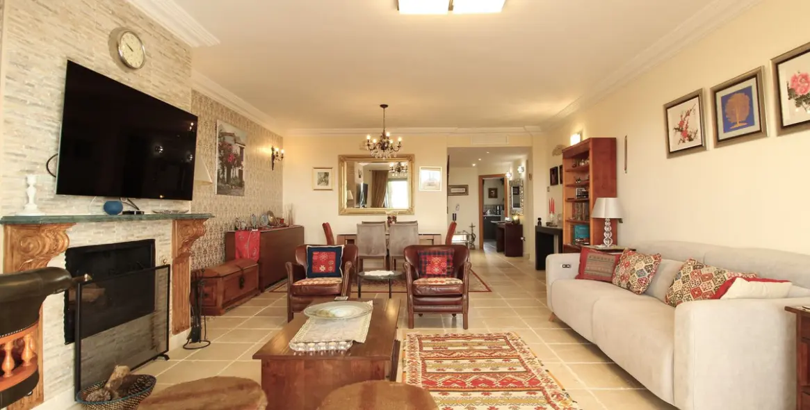 Sale of middle floor apartment in Los Flamingos 3