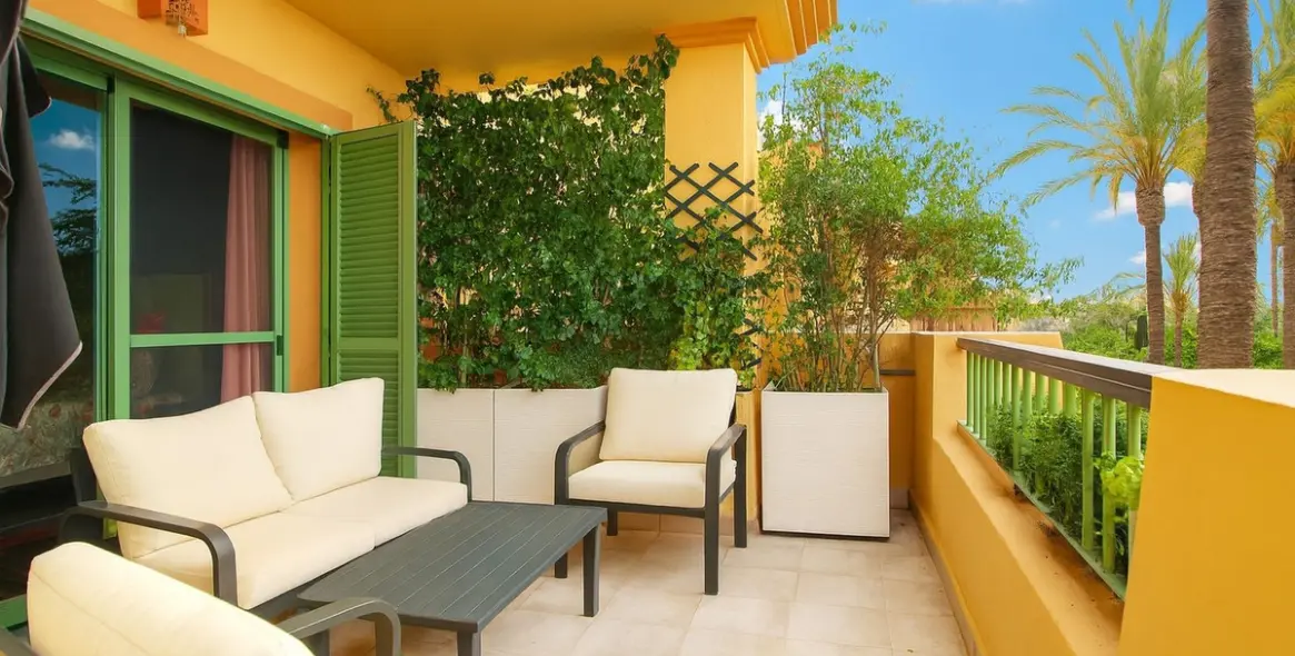 Sale of middle floor apartment in Los Flamingos 5