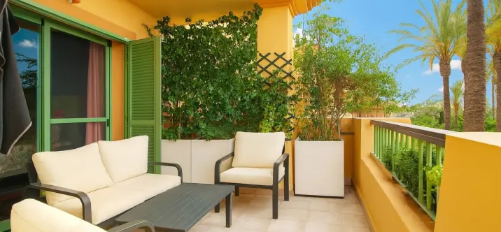 Sale of middle floor apartment in Los Flamingos 4