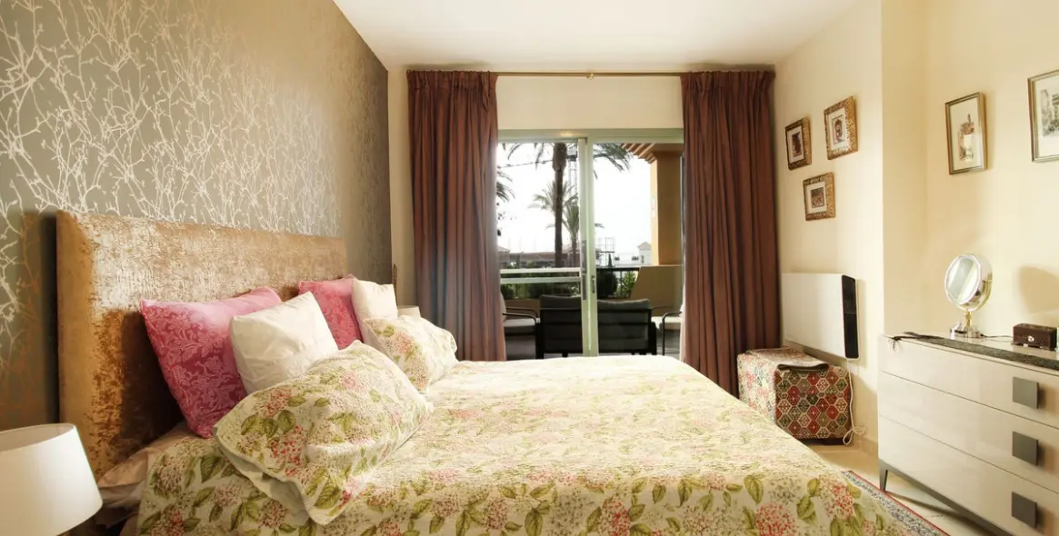 Sale of middle floor apartment in Los Flamingos 15