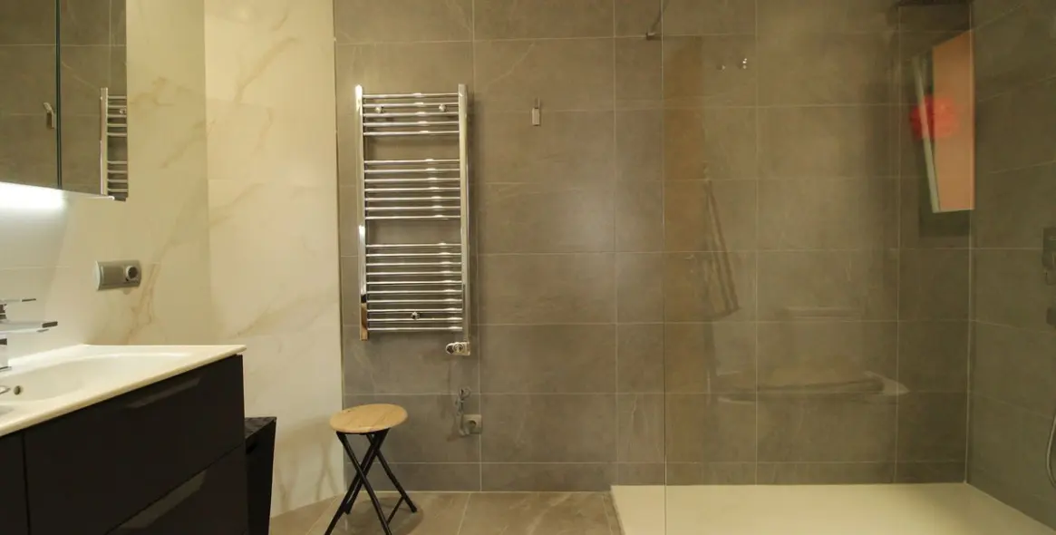 Sale of middle floor apartment in Los Flamingos 16