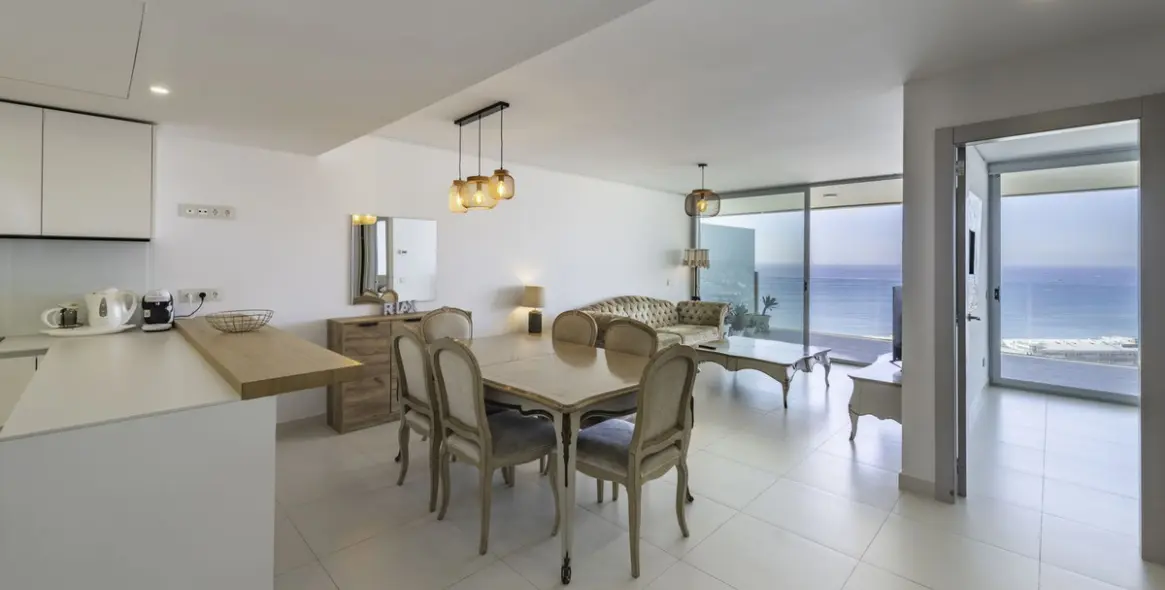 Продажа апартаментов на среднем этаже в Higueron 2