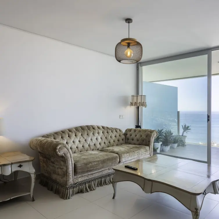 Sale of middle floor apartment in Higueron