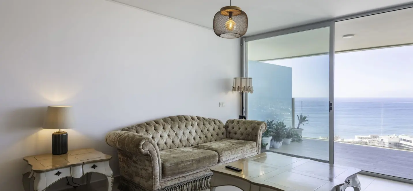 Sale of middle floor apartment in Higueron 4