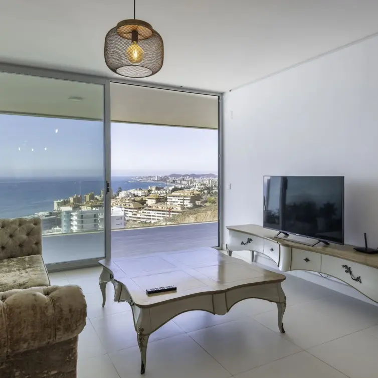 Sale of middle floor apartment in Higueron