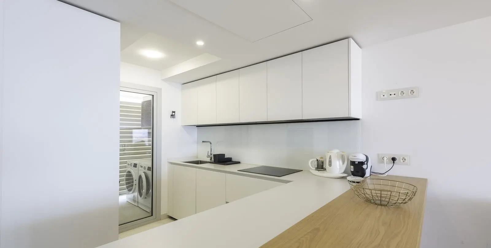Venta de apartamento en planta media en Higueron 12