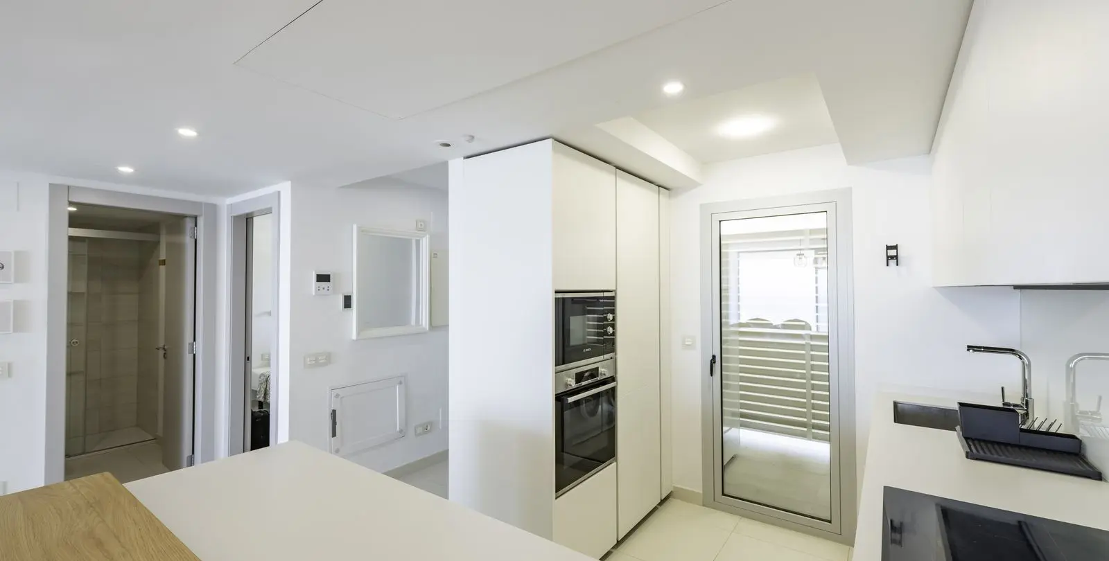 Venta de apartamento en planta media en Higueron 15