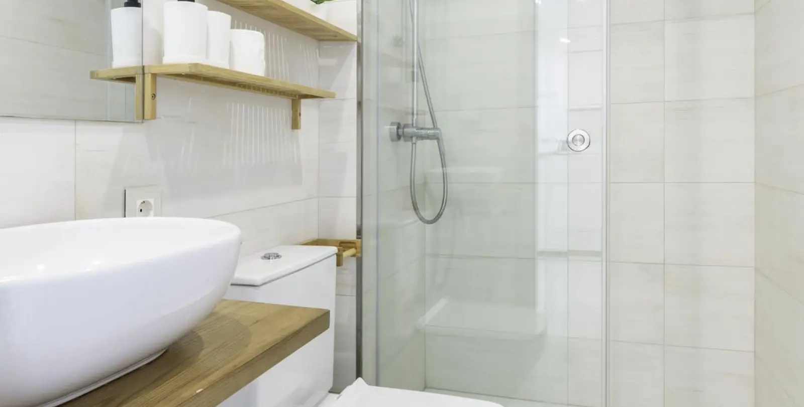 Venta de apartamento en planta media en Higueron 17