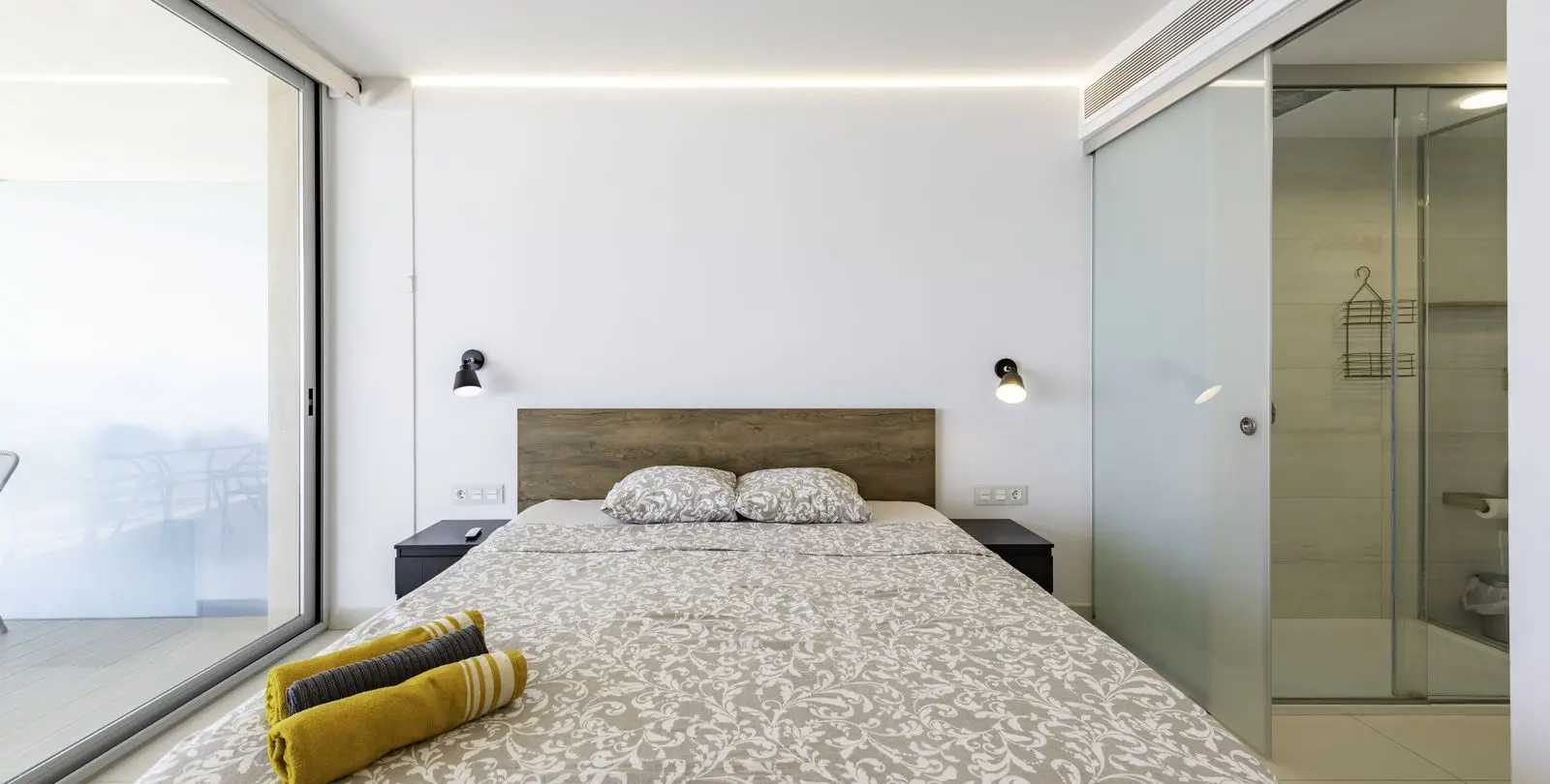 Venta de apartamento en planta media en Higueron 21