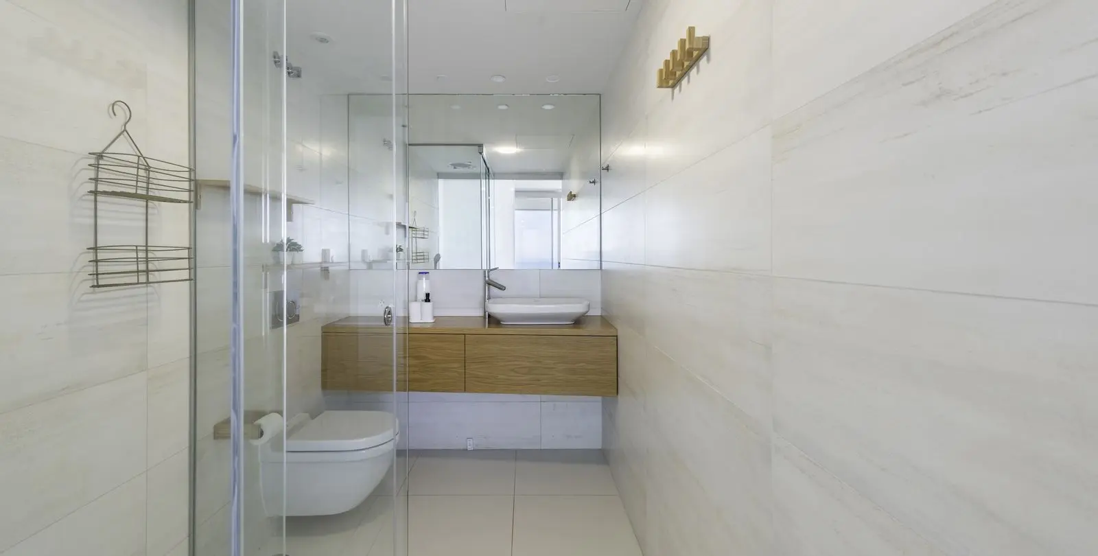 Venta de apartamento en planta media en Higueron 24