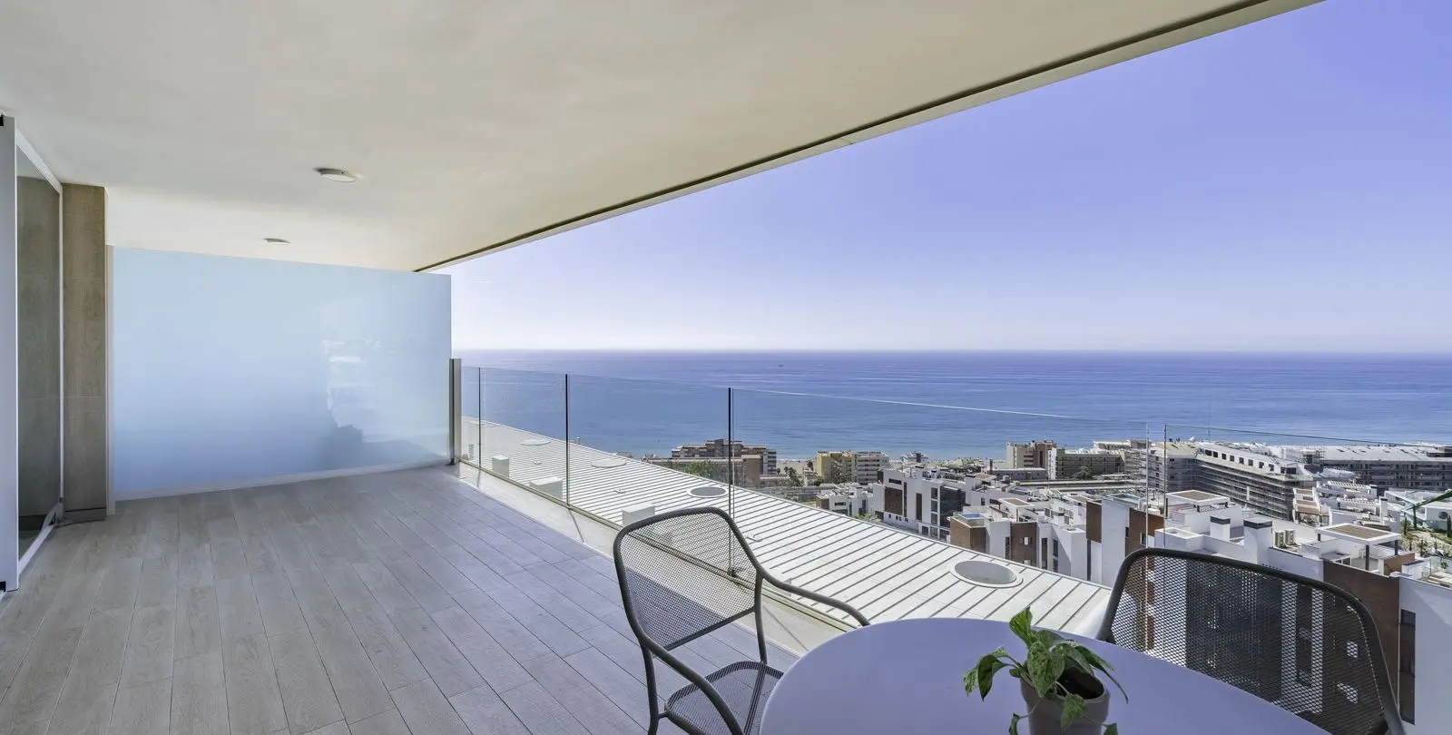 Venta de apartamento en planta media en Higueron 29
