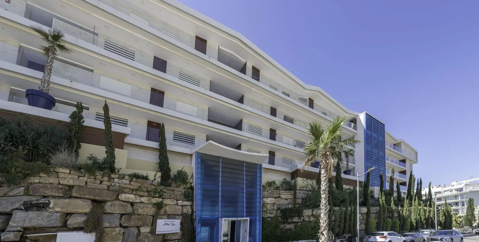 Venta de apartamento en planta media en Higueron 35