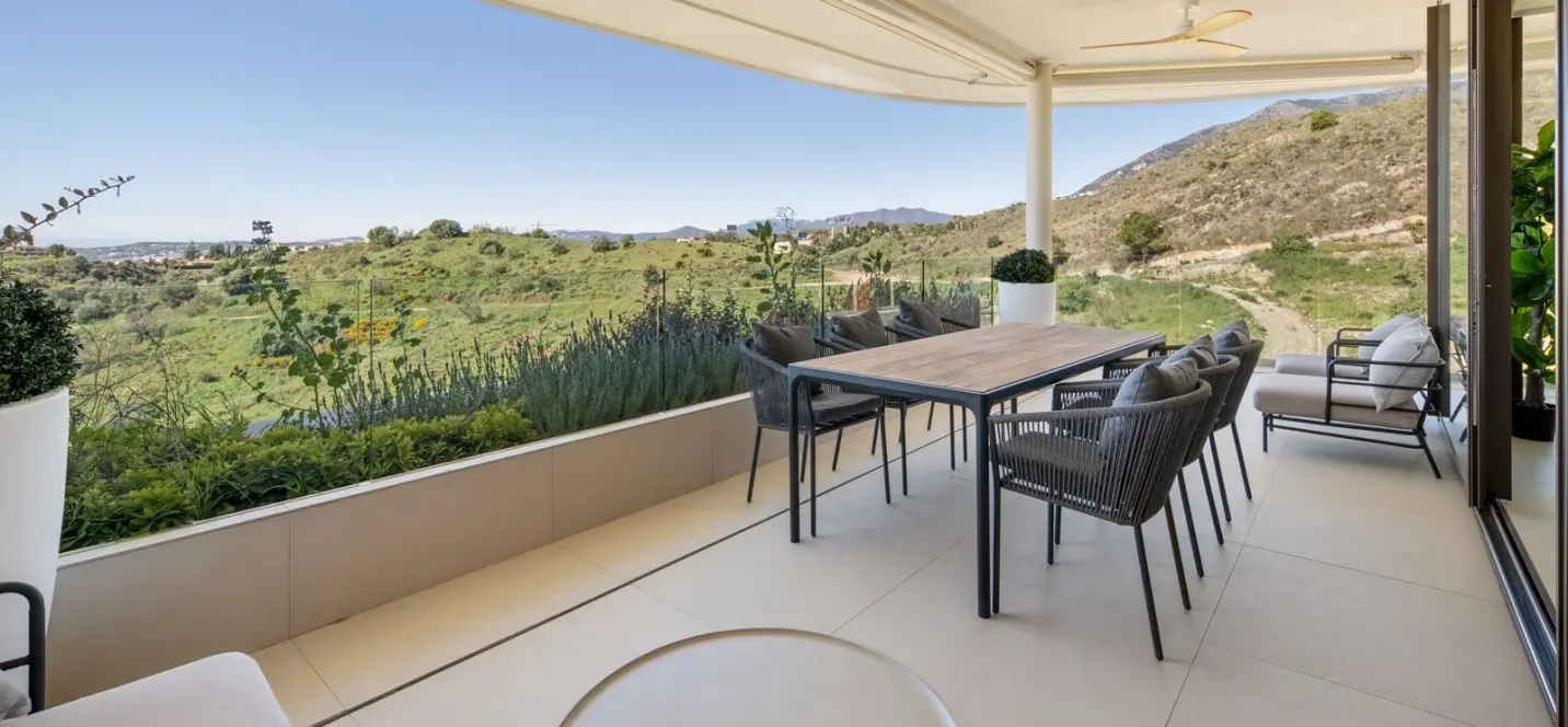 Sale of middle floor apartment in Fuengirola 3