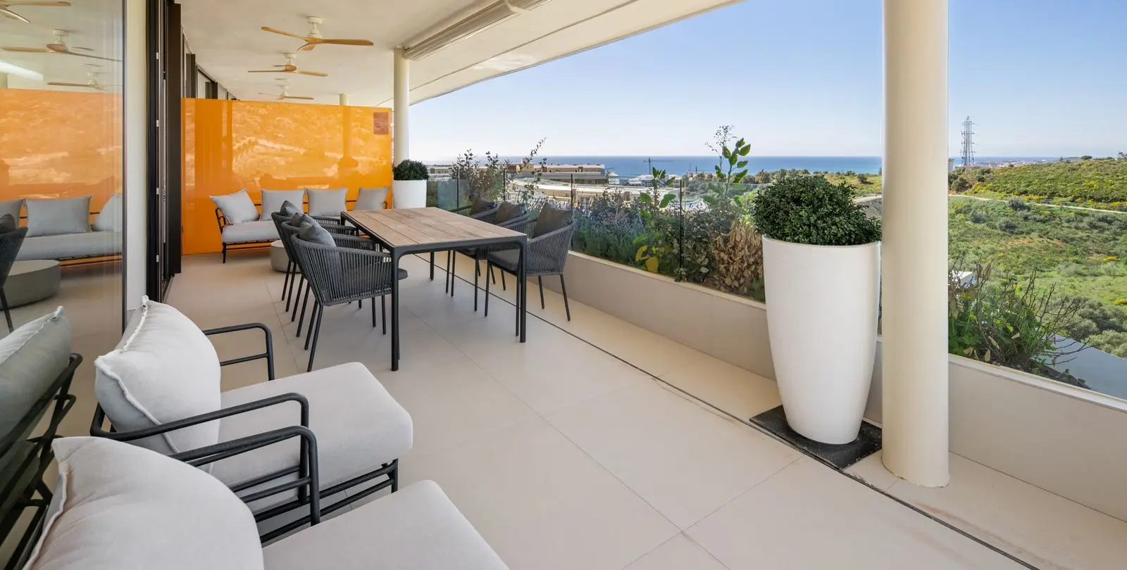 Sale of middle floor apartment in Fuengirola 7