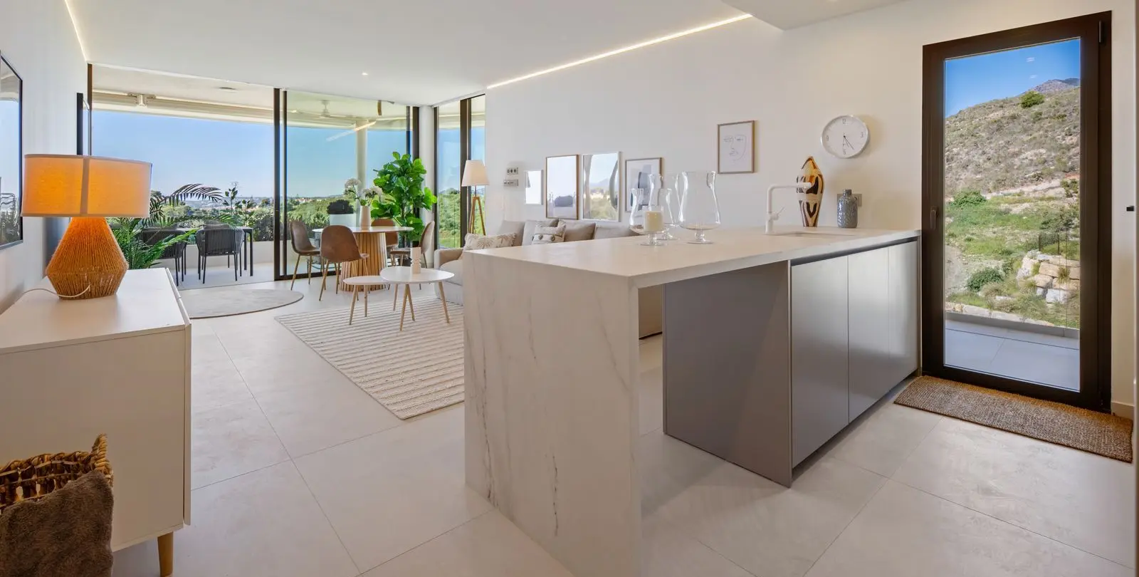 Sale of middle floor apartment in Fuengirola 20