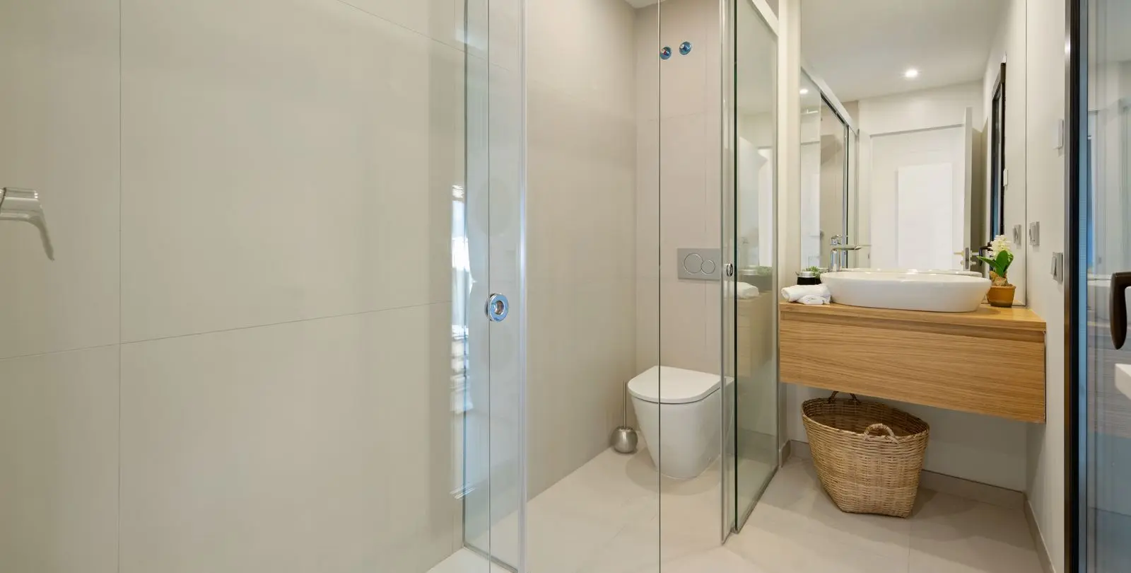 Sale of middle floor apartment in Fuengirola 31