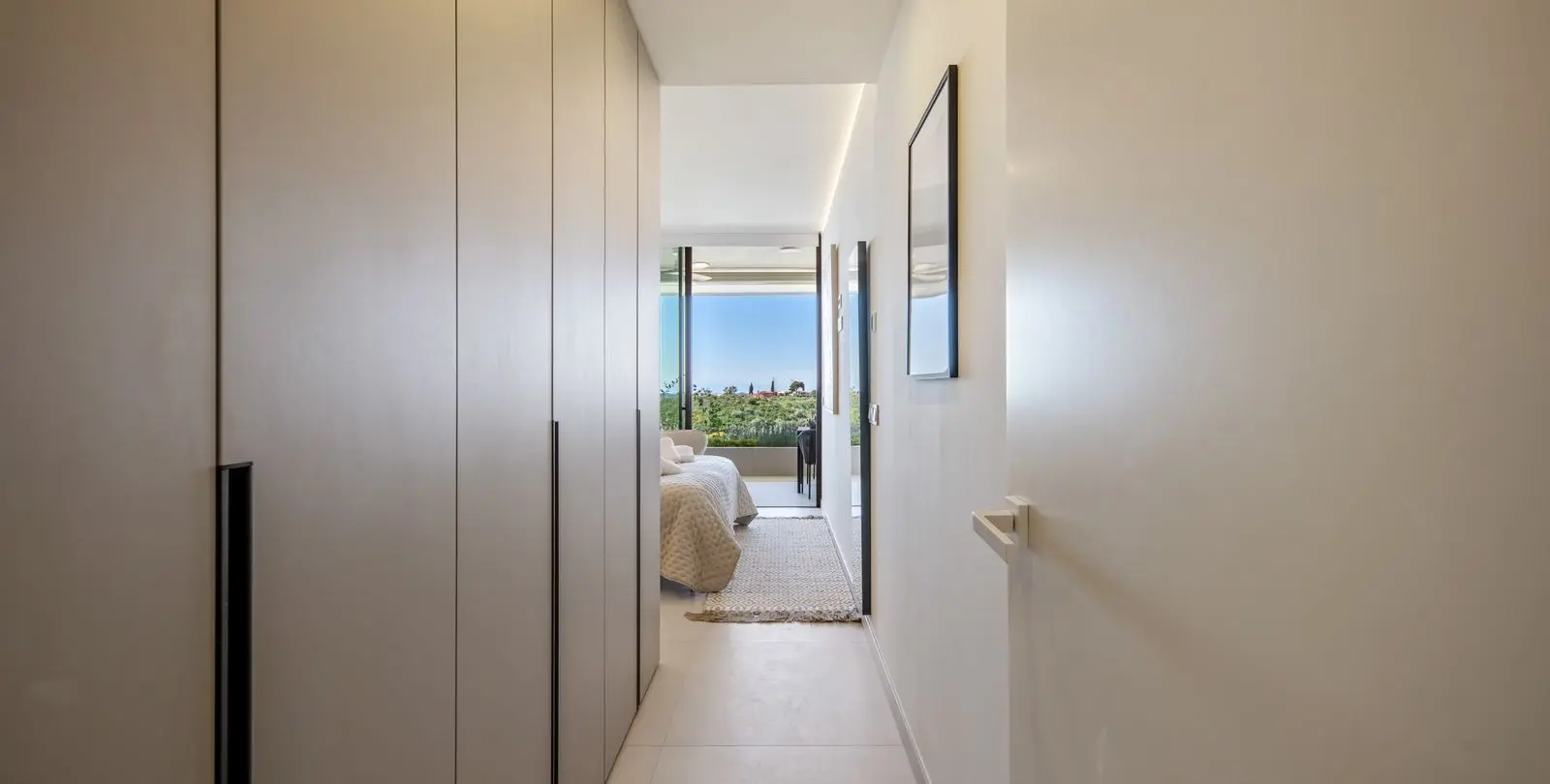 Sale of middle floor apartment in Fuengirola 35