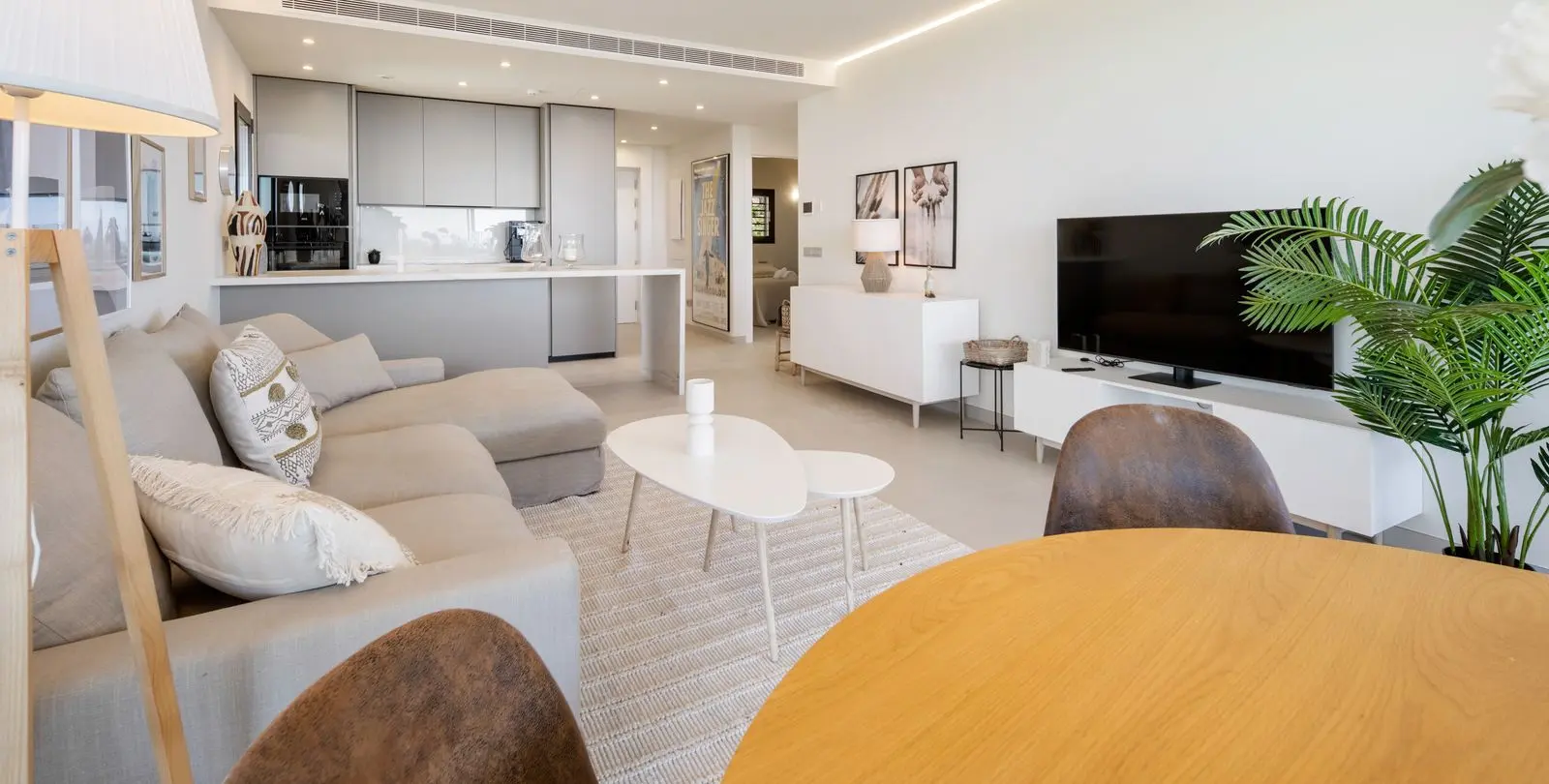 Sale of middle floor apartment in Fuengirola 8