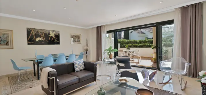 Sale of townhouse in Atalaya 2