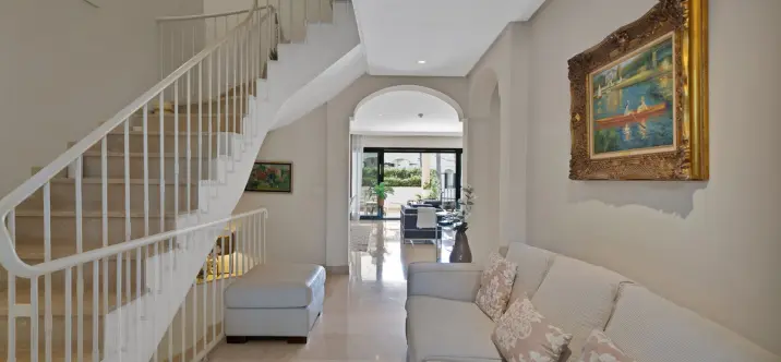 Sale of townhouse in Atalaya 4