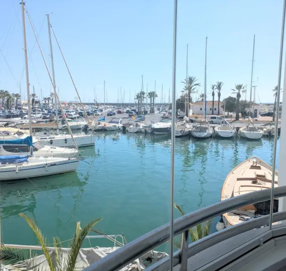 Продажа апартаментов на среднем этаже в Benalmadena Costa