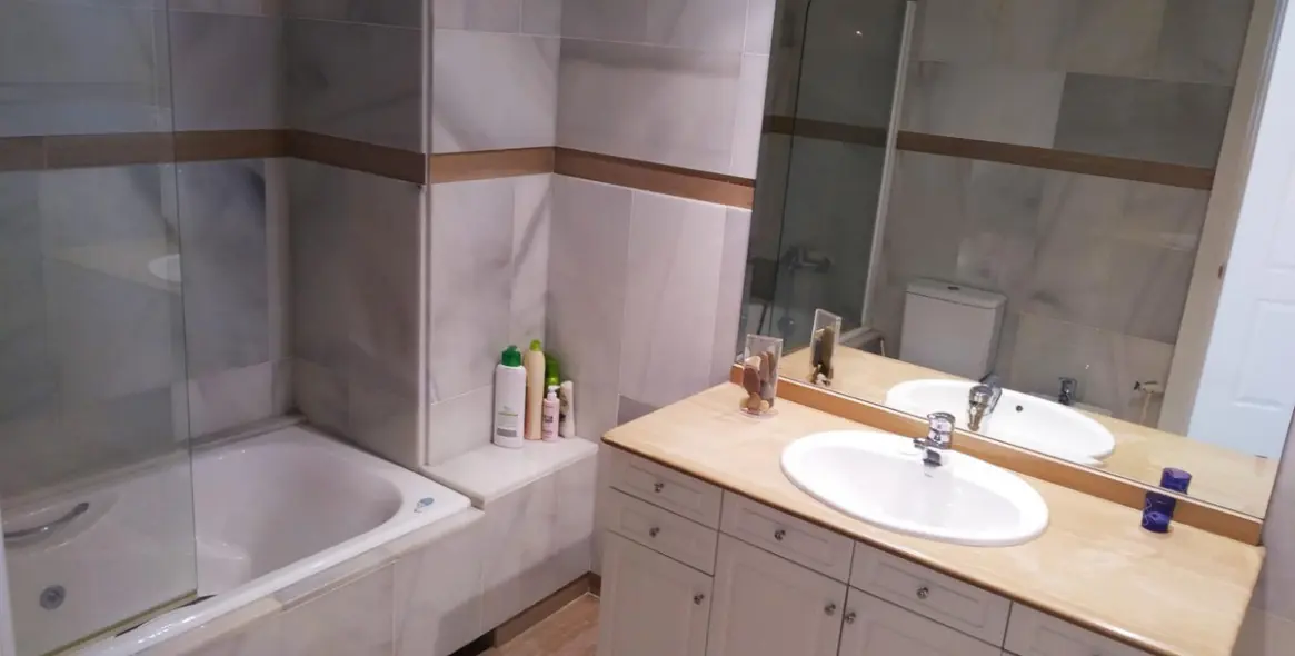 Продажа апартаментов на среднем этаже в Benalmadena Costa 8