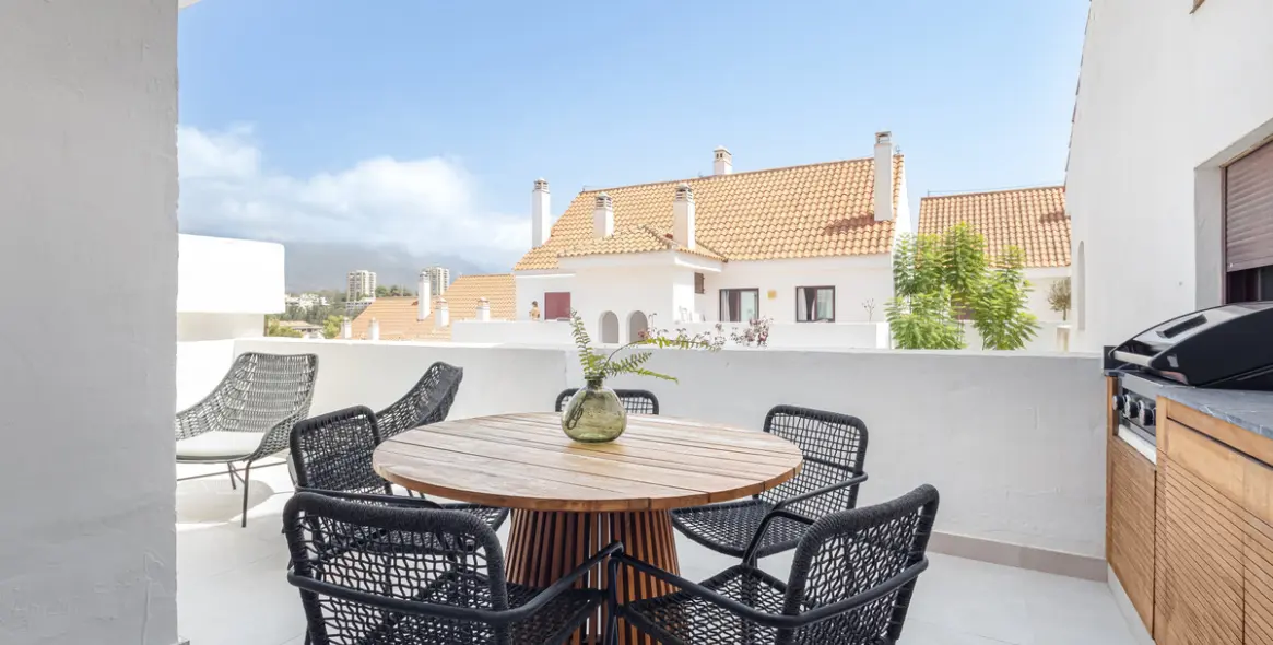 Short-term rent of middle floor apartment in Nueva Andalucía 38