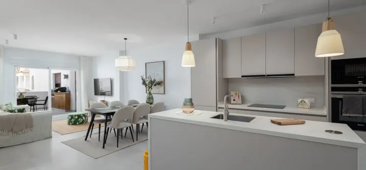 Alquiler a largo plazo de apartamento en planta media en Nueva Andalucía 0