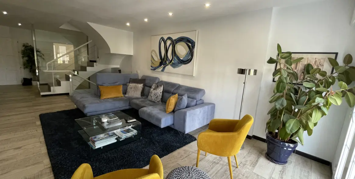 Sale of townhouse in Nueva Andalucía 1