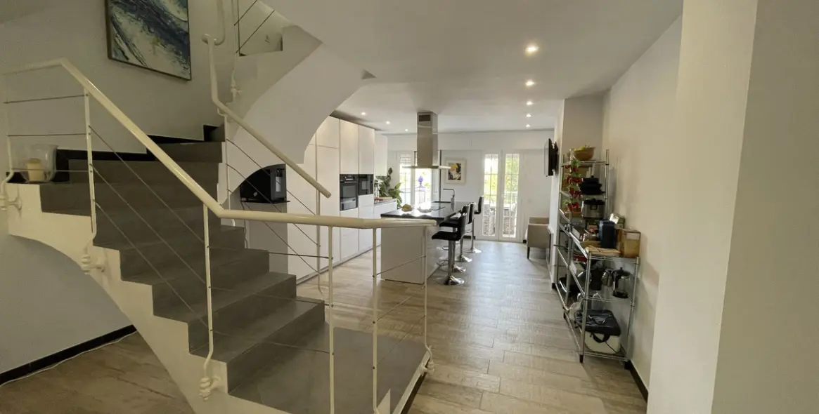 Sale of townhouse in Nueva Andalucía 9