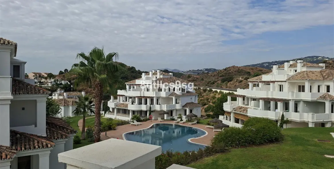 Продажа апартаментов на среднем этаже в Aloha 2