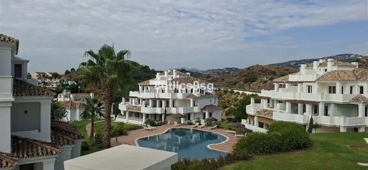 Продажа апартаментов на среднем этаже в Aloha 1