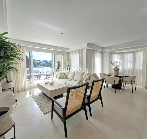 Продажа апартаментов на среднем этаже в Aloha