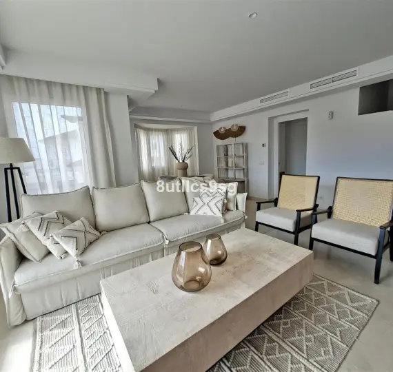 Продажа апартаментов на среднем этаже в Aloha