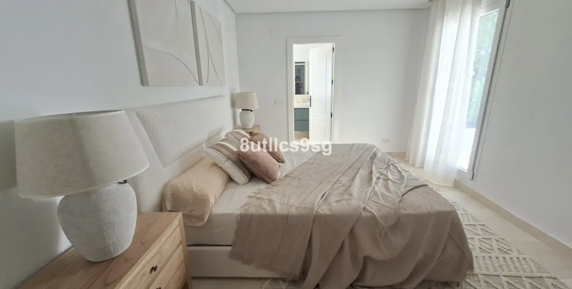 Sale of middle floor apartment in Aloha 25