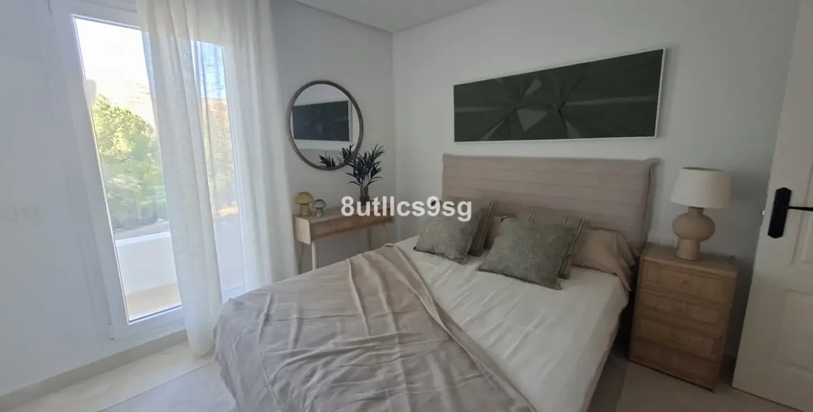 Sale of middle floor apartment in Aloha 30