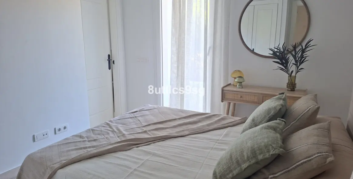 Sale of middle floor apartment in Aloha 31