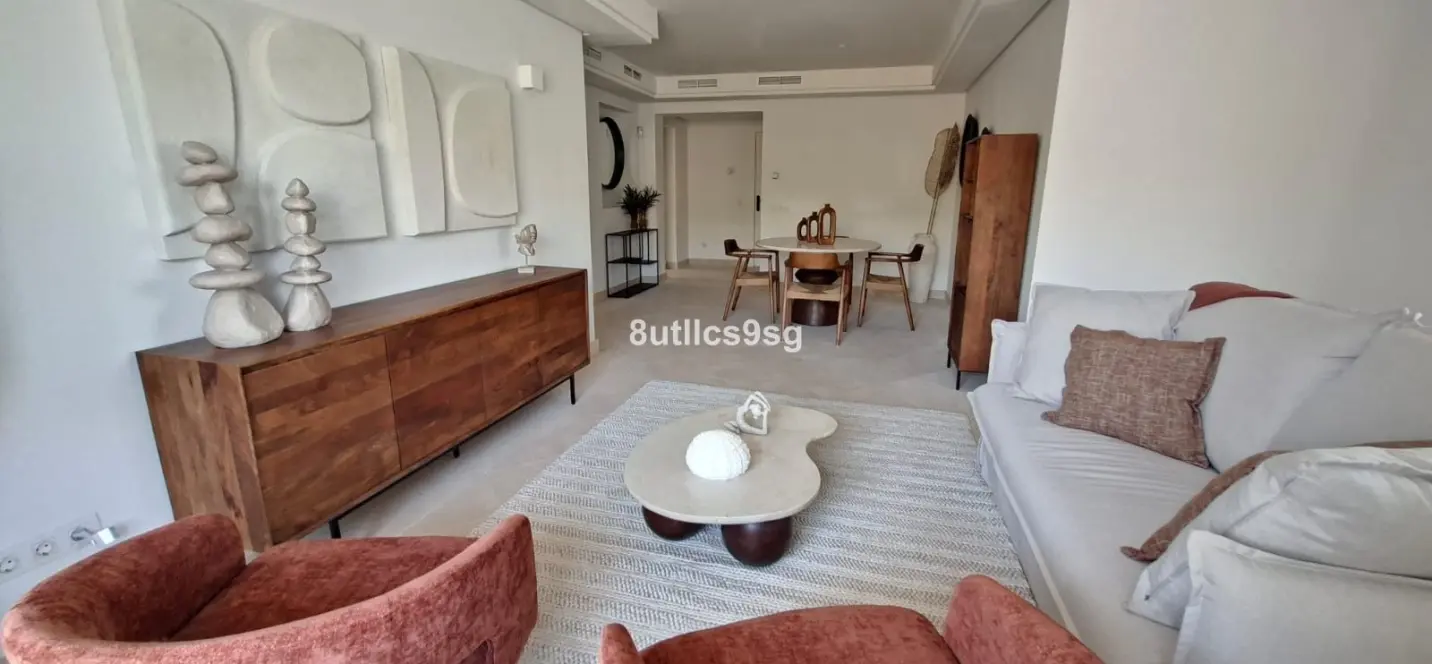 Venta de apartamento en planta media en Aloha 3