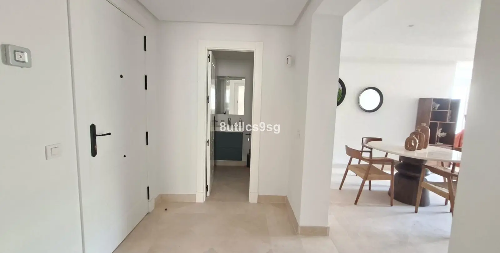 Sale of middle floor apartment in Aloha 6