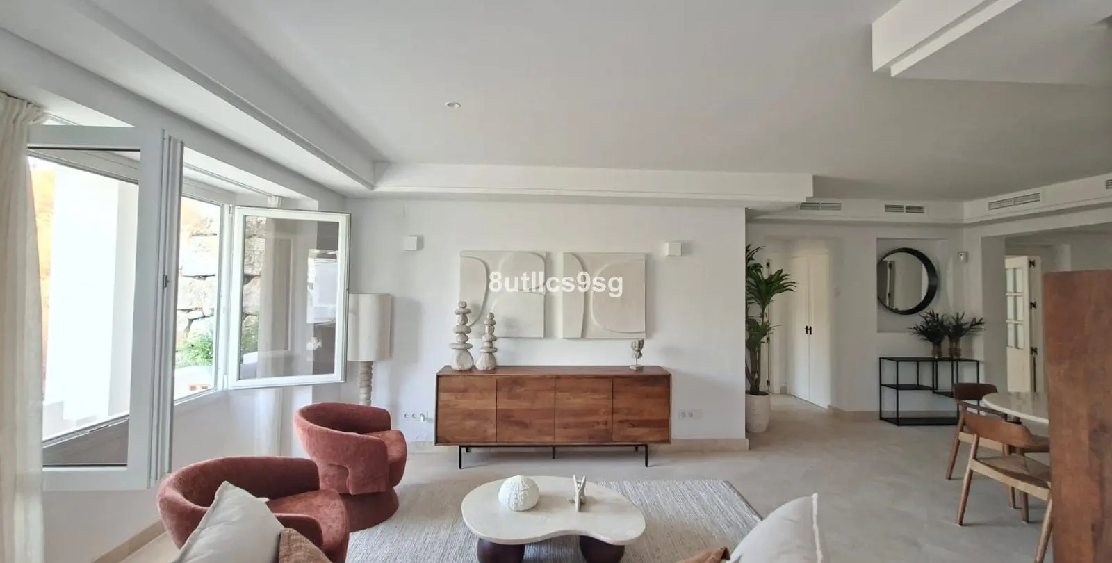 Sale of middle floor apartment in Aloha 11