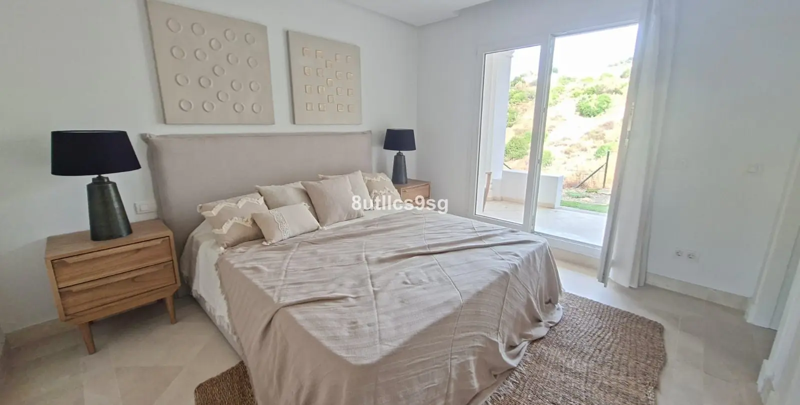 Sale of middle floor apartment in Aloha 23