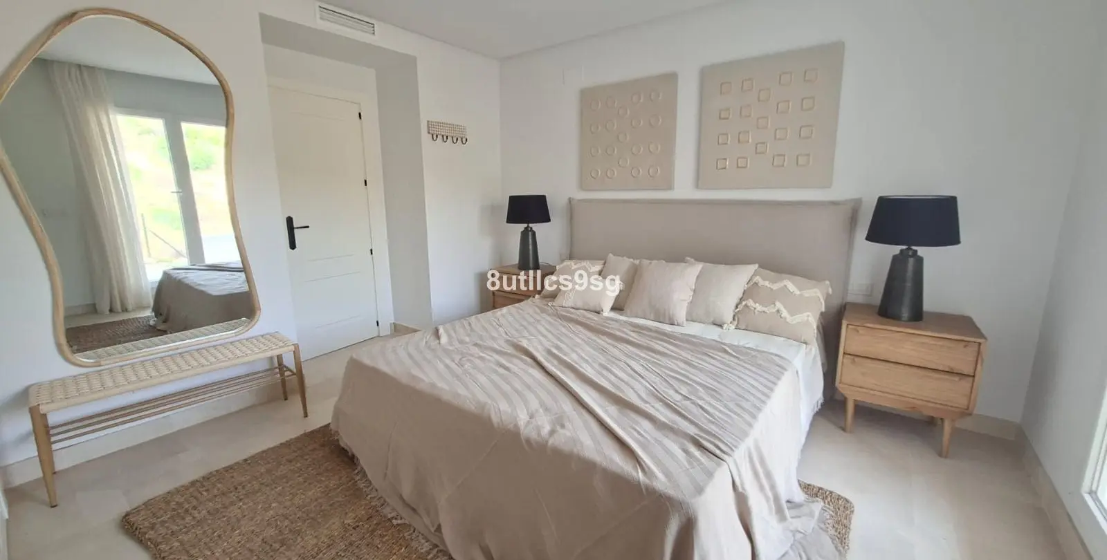 Sale of middle floor apartment in Aloha 25