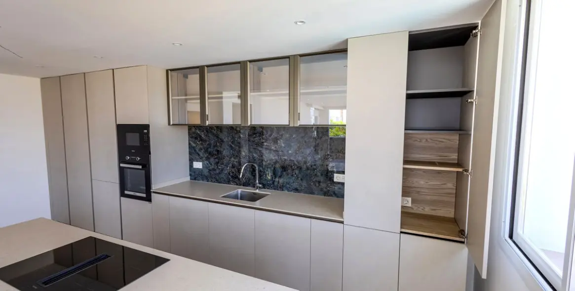 Sale of middle floor apartment in Nueva Andalucía 4