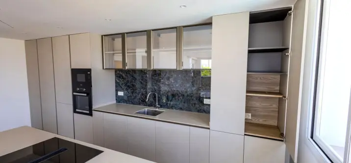 Sale of middle floor apartment in Nueva Andalucía 3