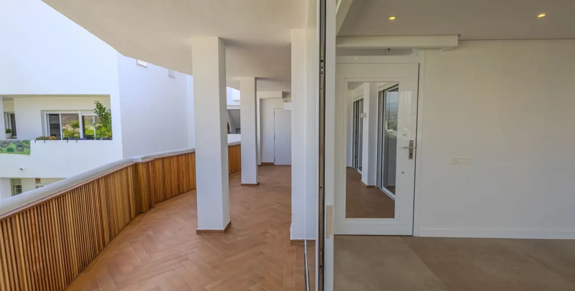 Sale of middle floor apartment in Nueva Andalucía 15