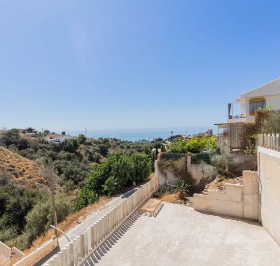 Sale of detached villa in Chilches