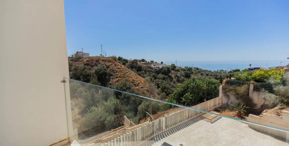 Sale of detached villa in Chilches 5