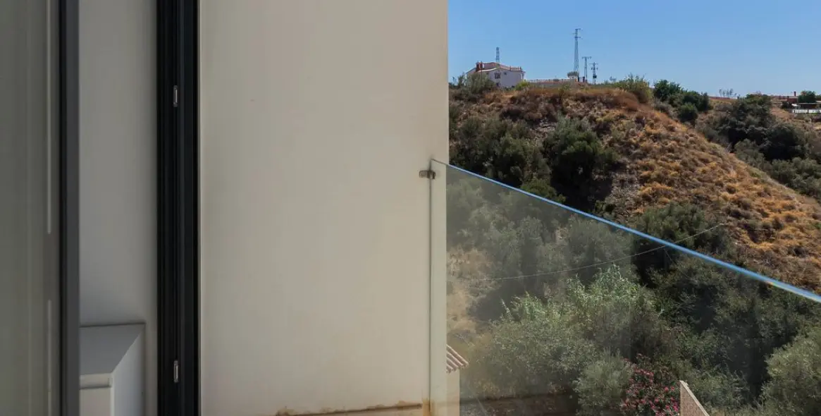 Sale of detached villa in Chilches 7