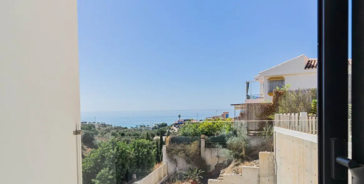 Sale of detached villa in Chilches 8