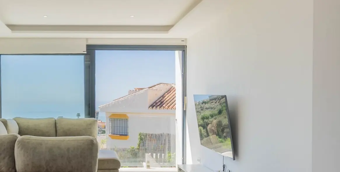 Sale of detached villa in Chilches 15